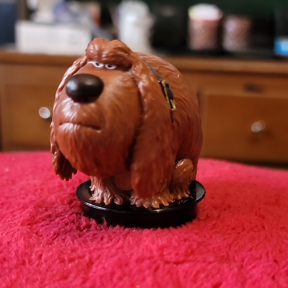 Secret Life Of Pets Movie Duke The Newcomer Dog PVC Figure On A Black Round Base